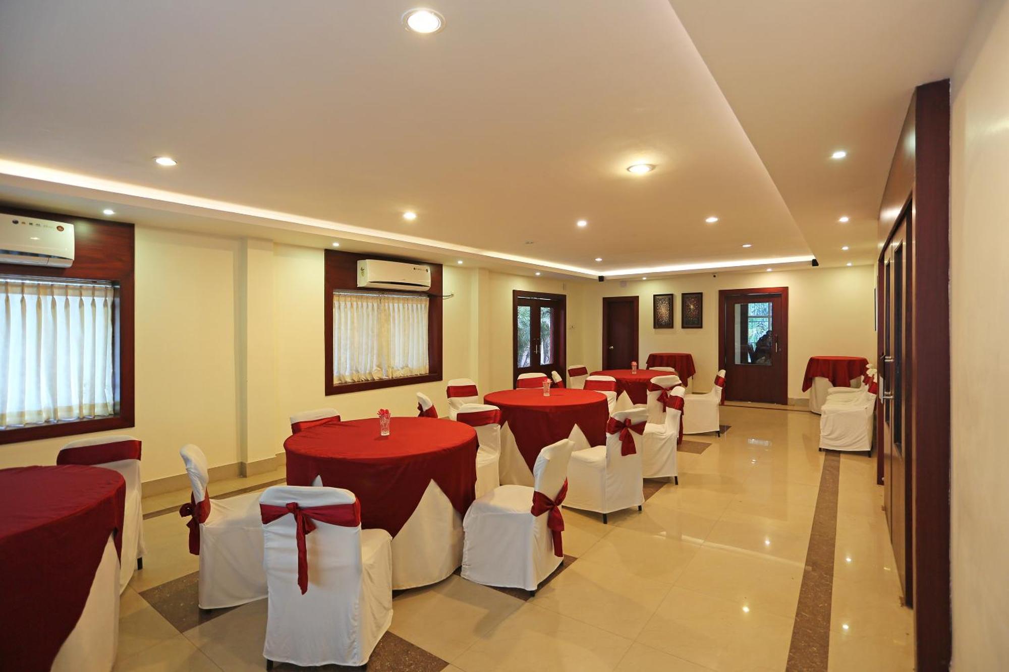Oyo Stellar Resort Bhubaneswar Exterior photo